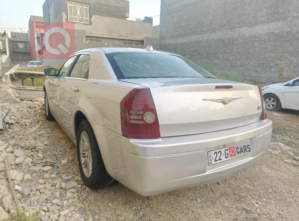 كرايسلر 300